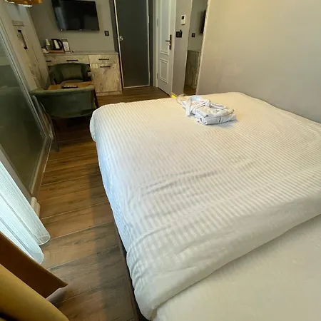 Greenwich Hotel 3*